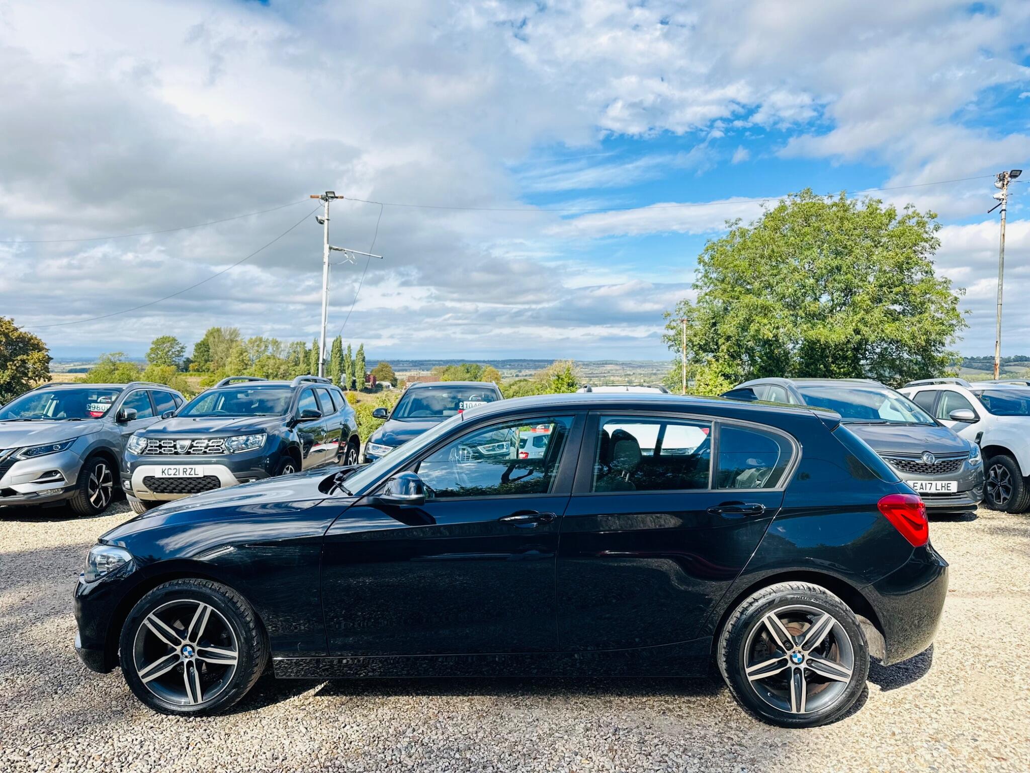 BMW 1 Series view 9