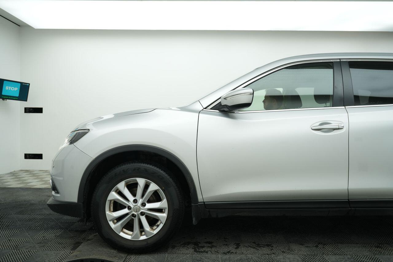 Nissan X-Trail view 4