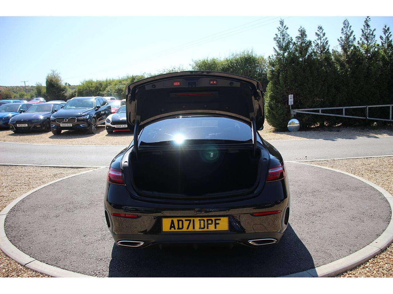 Mercedes-Benz E Class view 38
