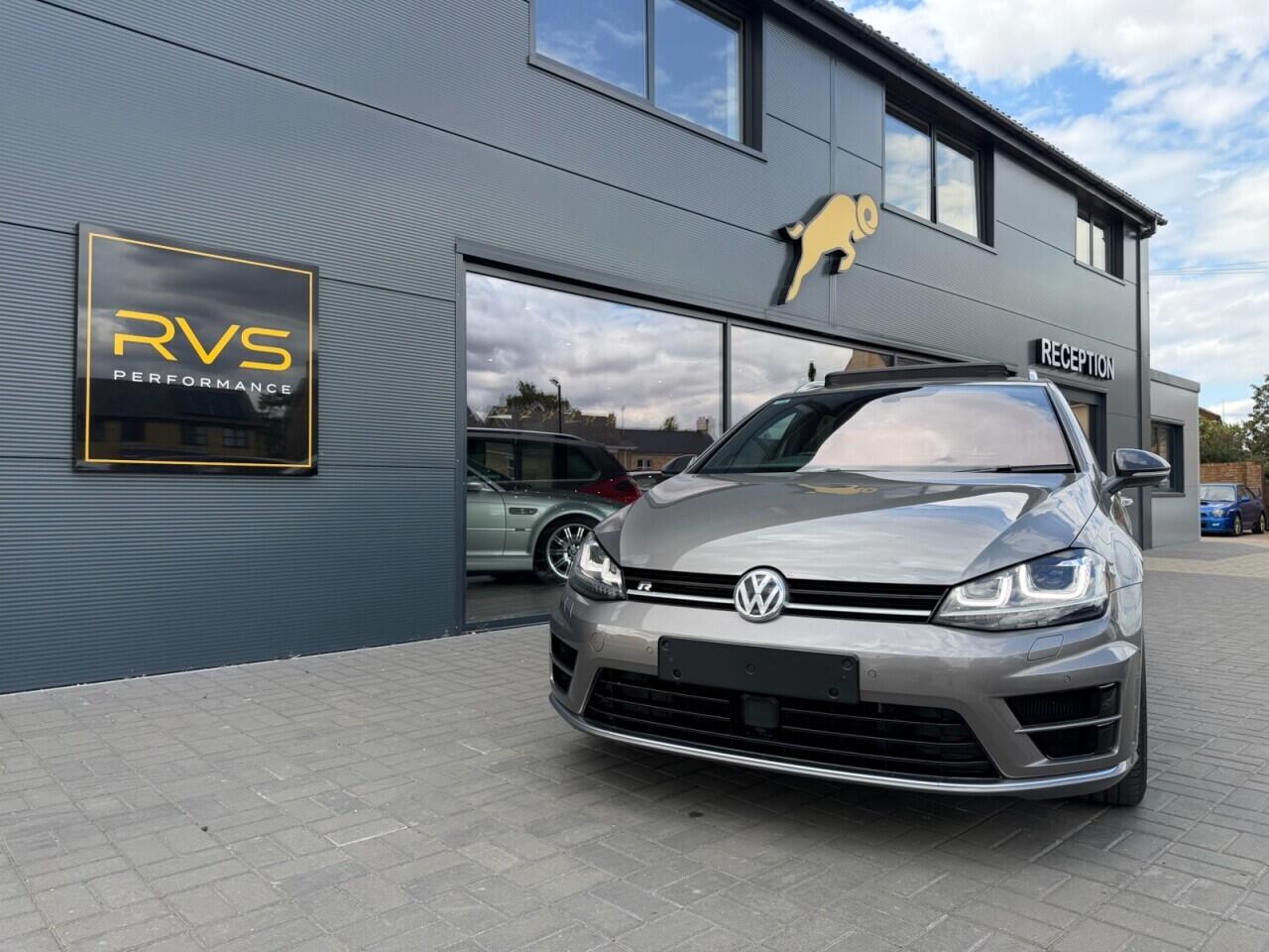 Volkswagen Golf view 3
