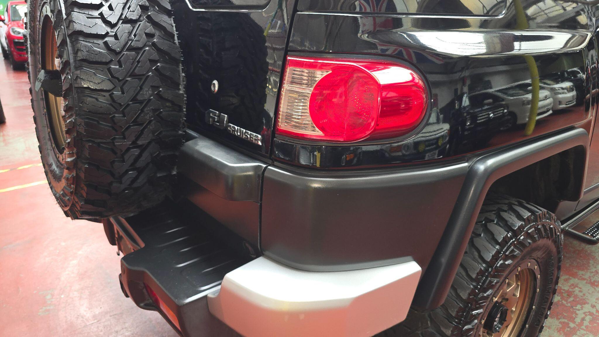 Toyota FJ Cruiser view 39