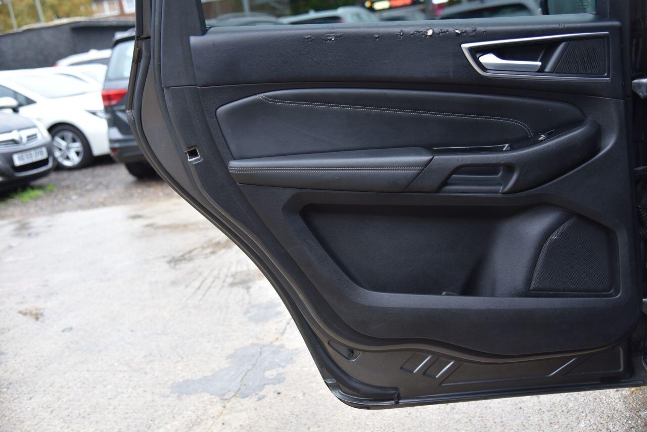 Ford Galaxy view 64