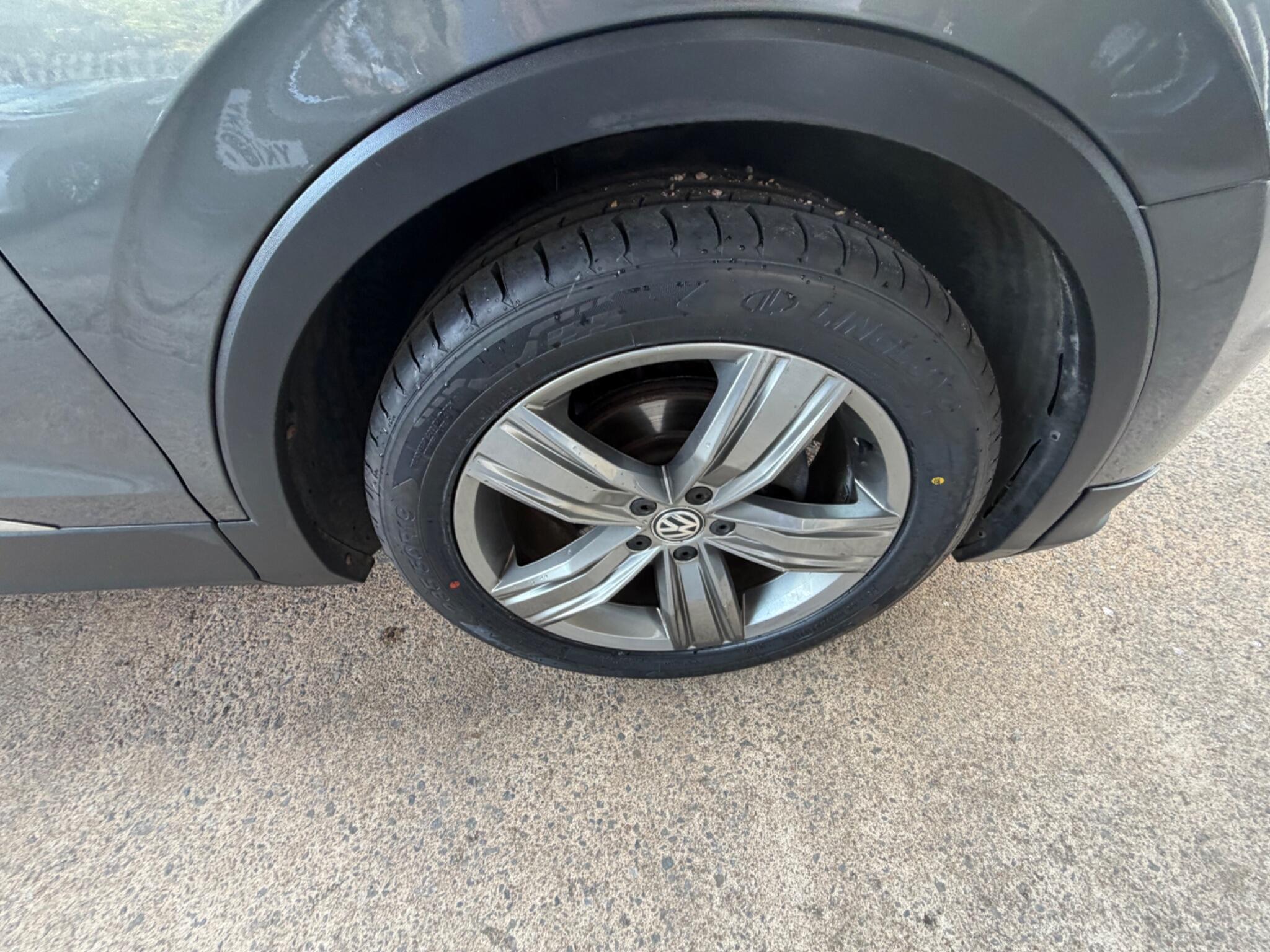 Volkswagen Tiguan view 29