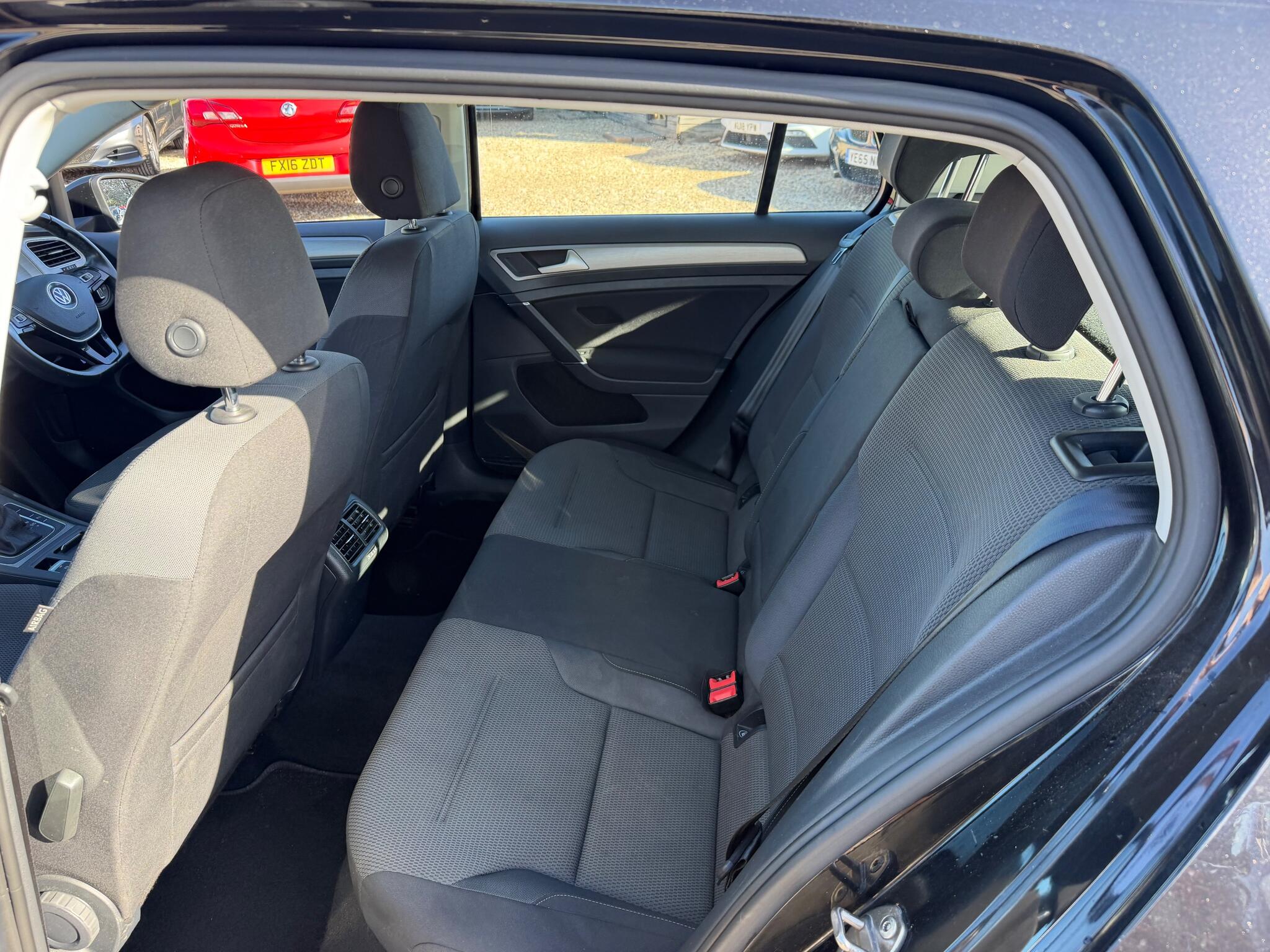 Volkswagen Golf view 12