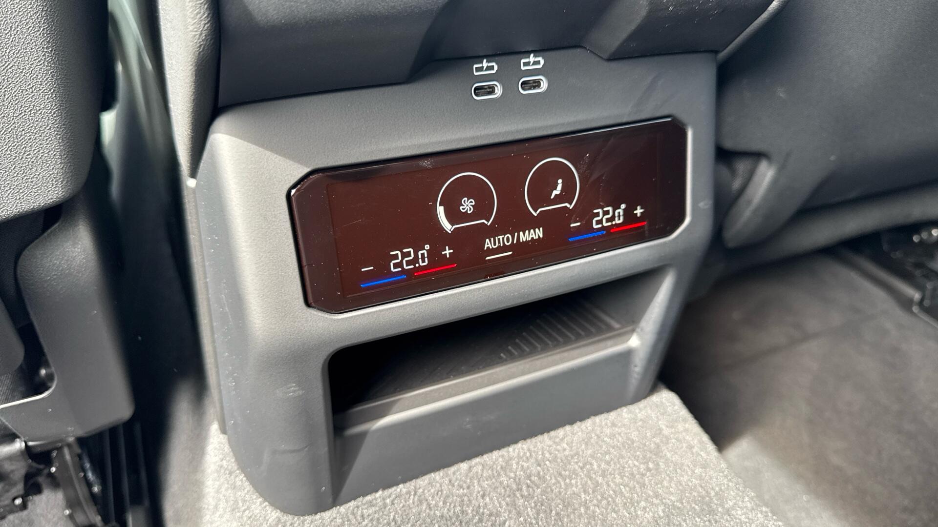 BMW i5 view 33