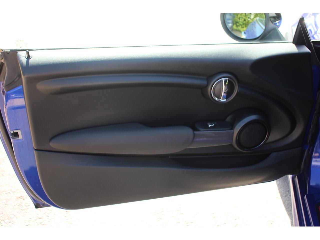 Mini Cooper view 31