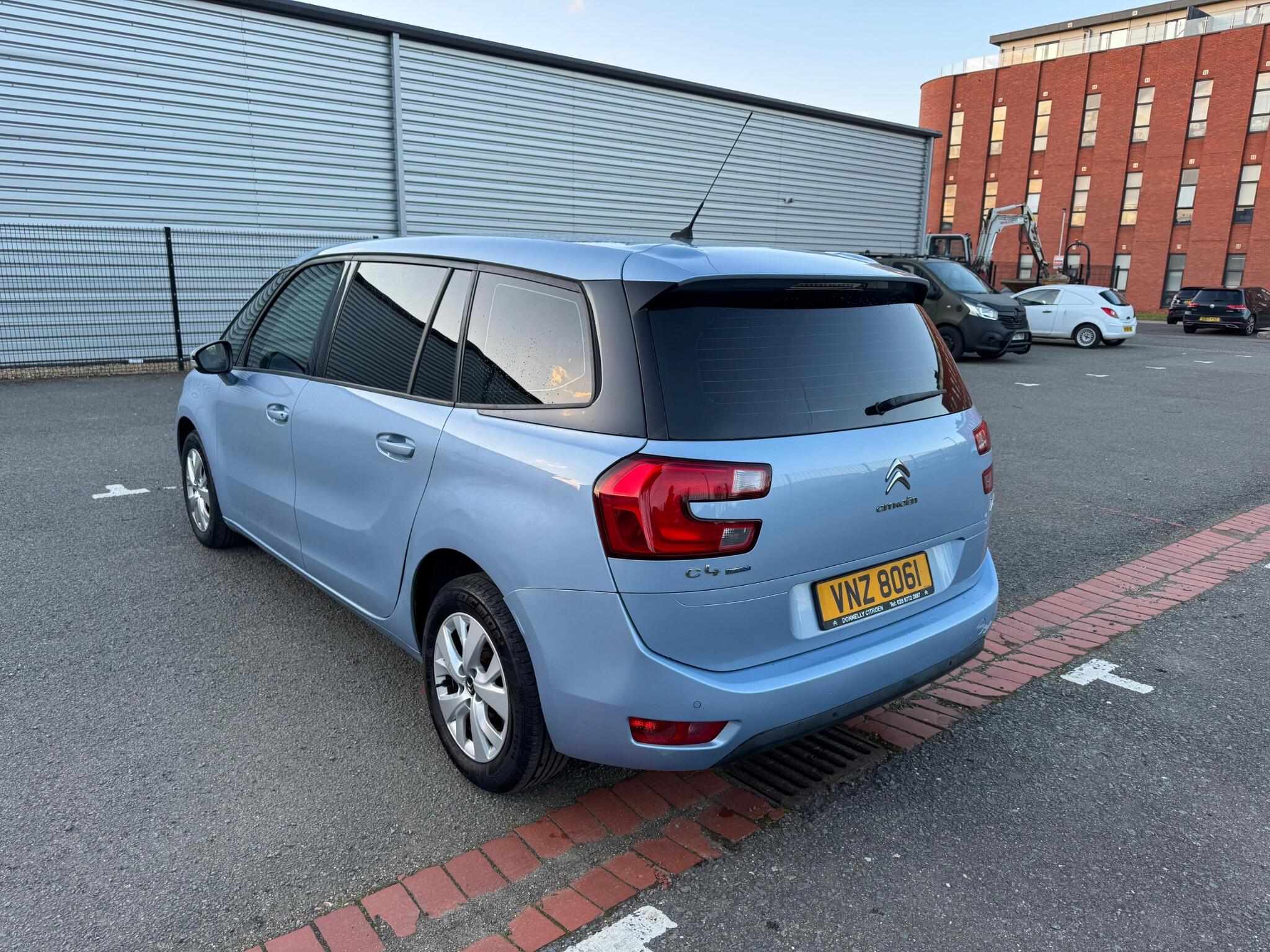 Citroen Grand C4 Picasso view 28