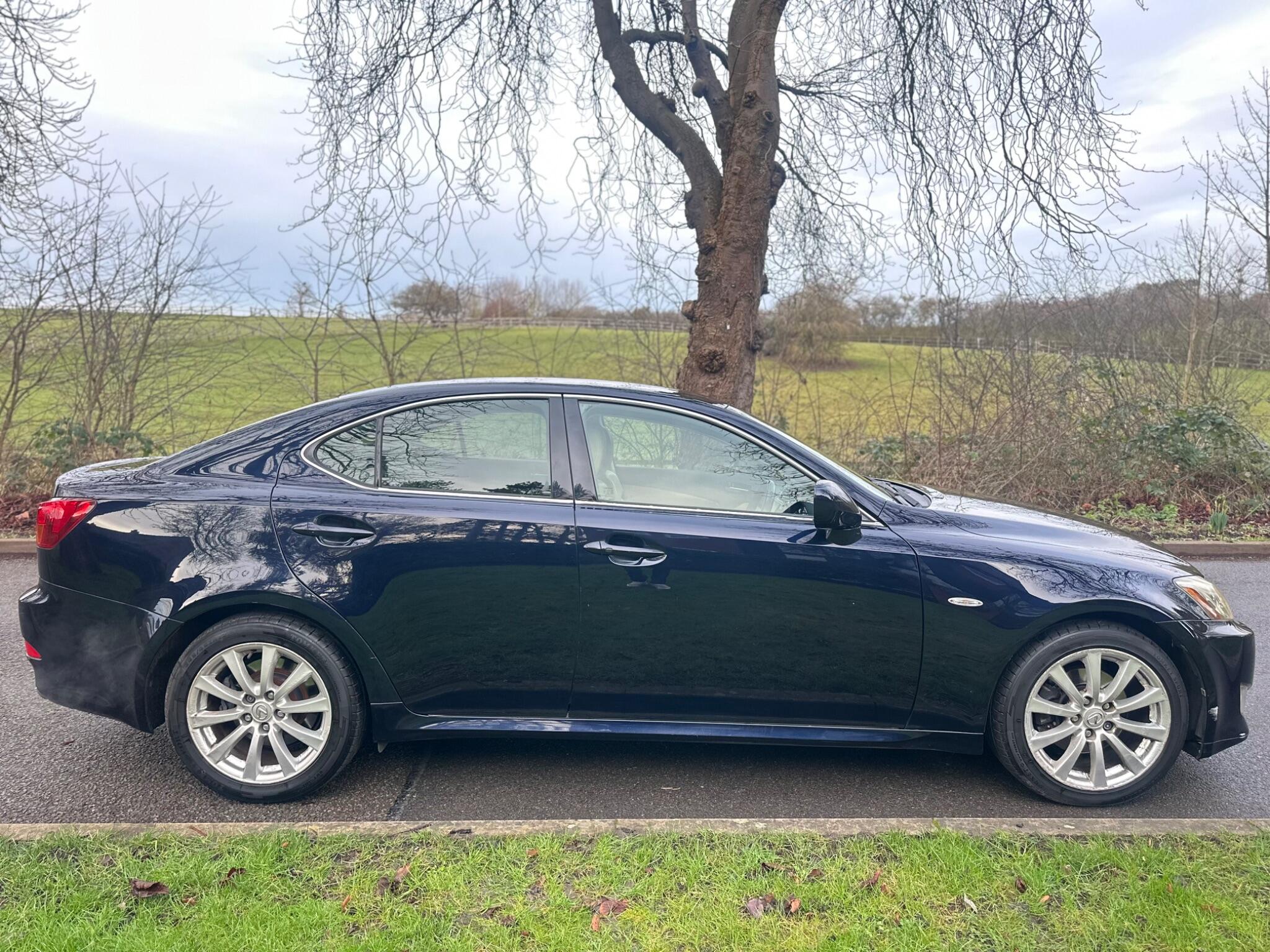 2008 Lexus IS image 10