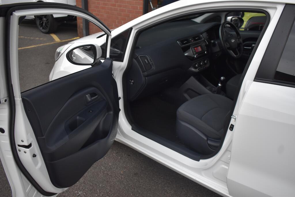 Kia Rio view 36