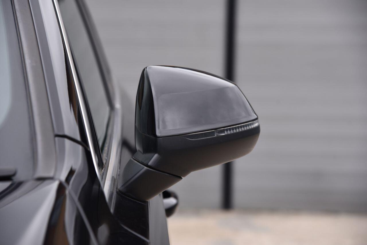 Audi Q7 view 14