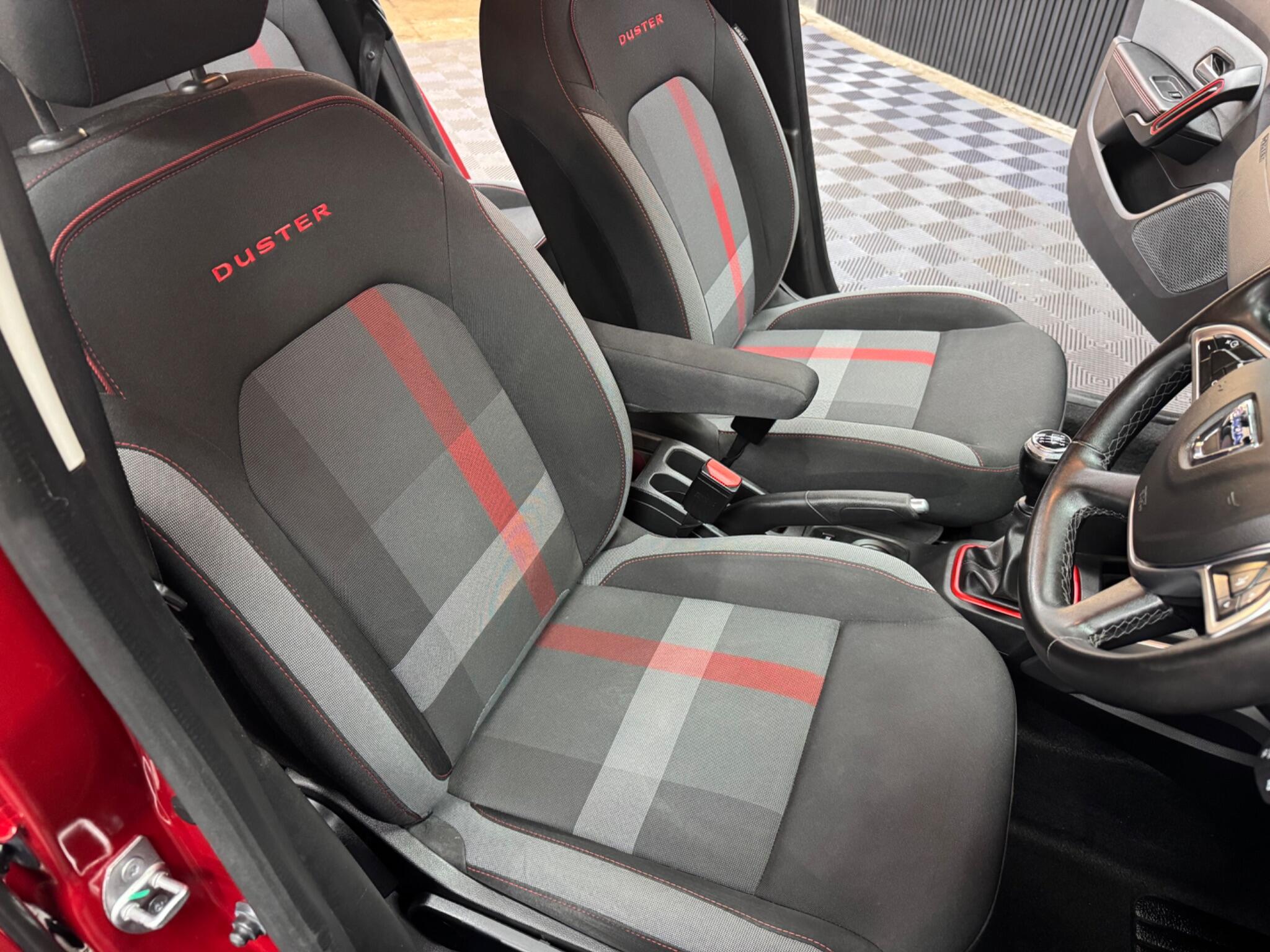 Dacia Duster view 7