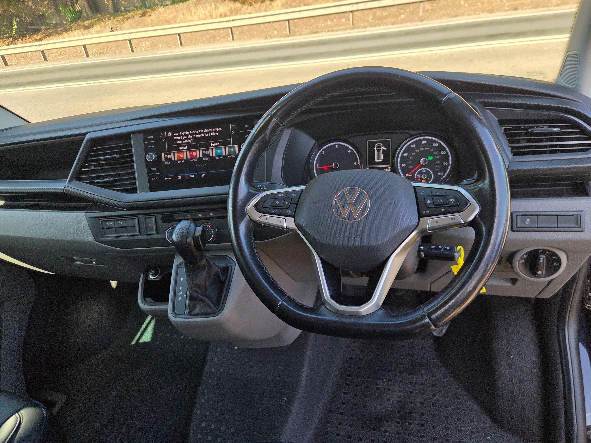 Volkswagen Transporter view 9