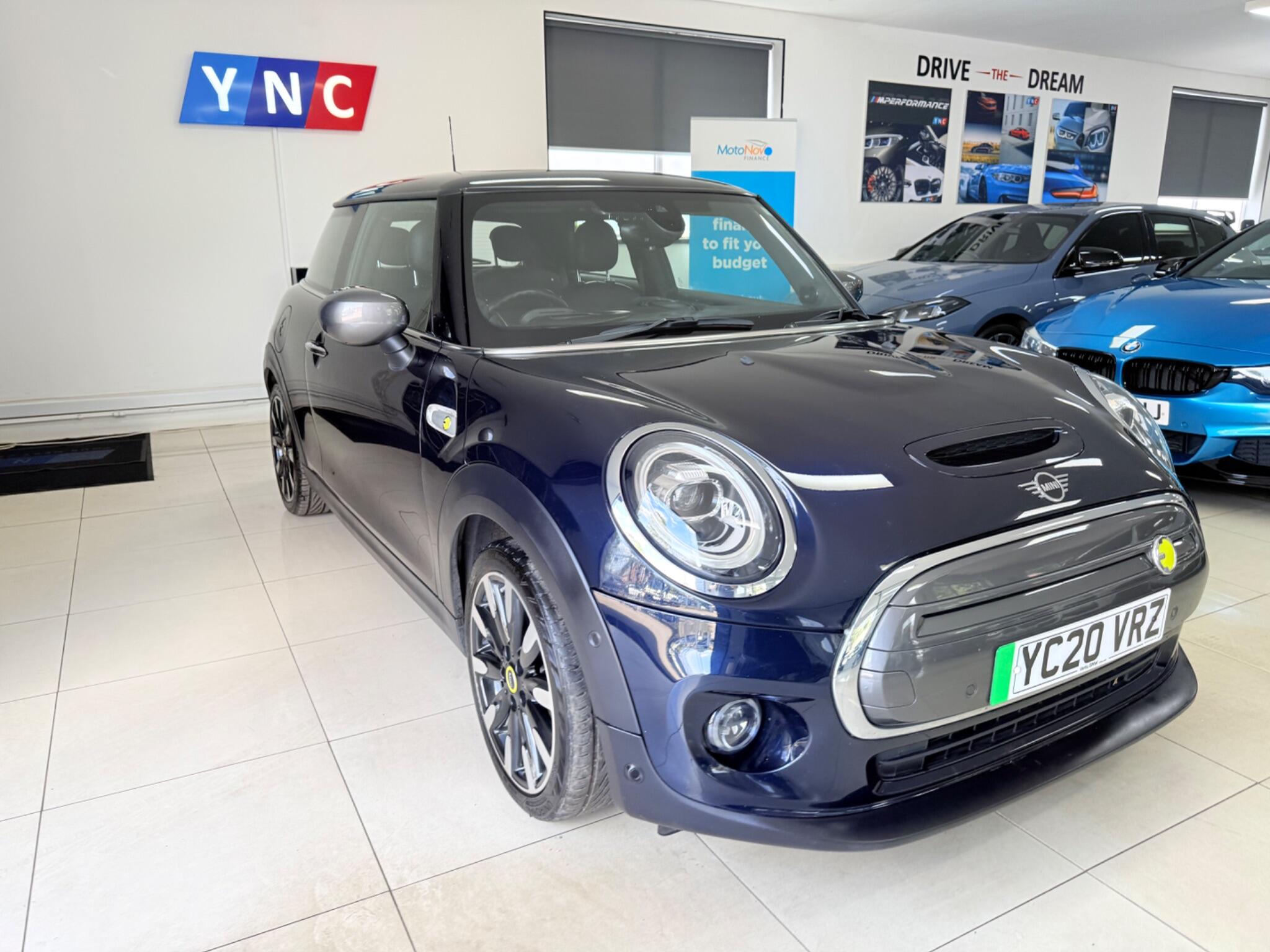 MINI Hatch view 22