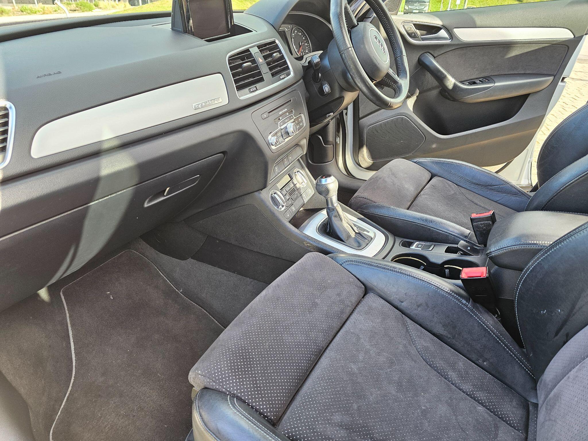 Audi Q3 view 19