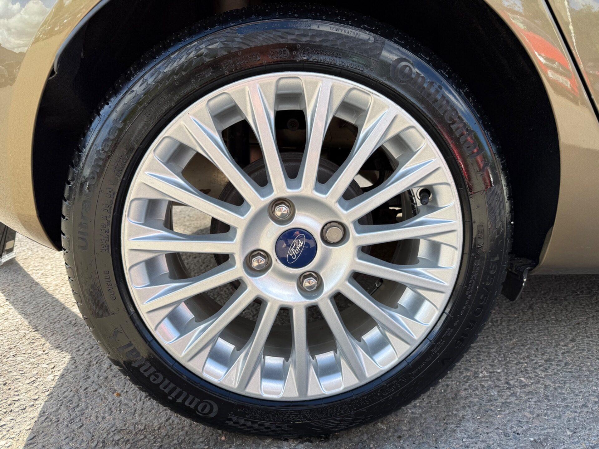 Ford Fiesta view 45