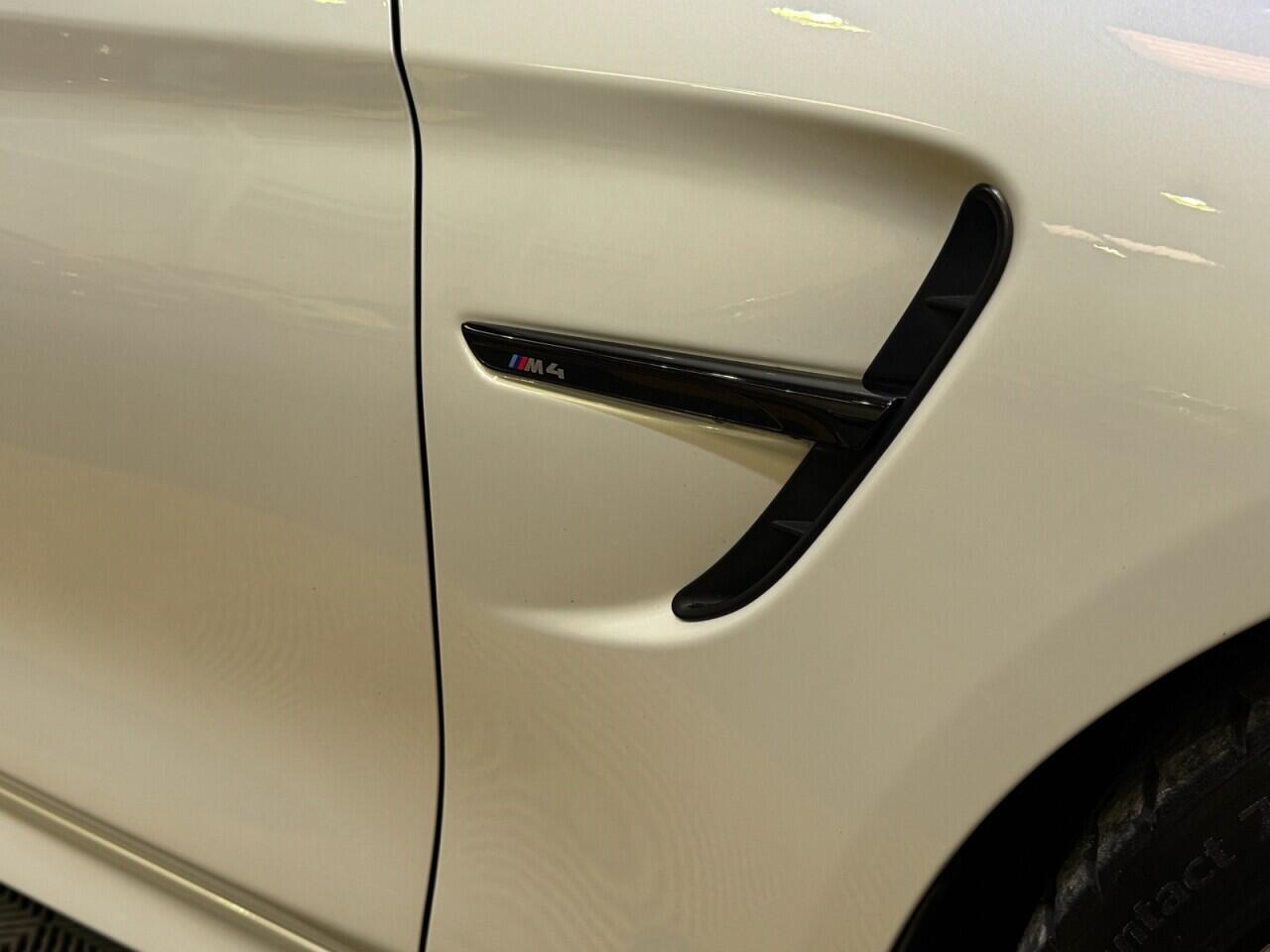 BMW M4 view 35