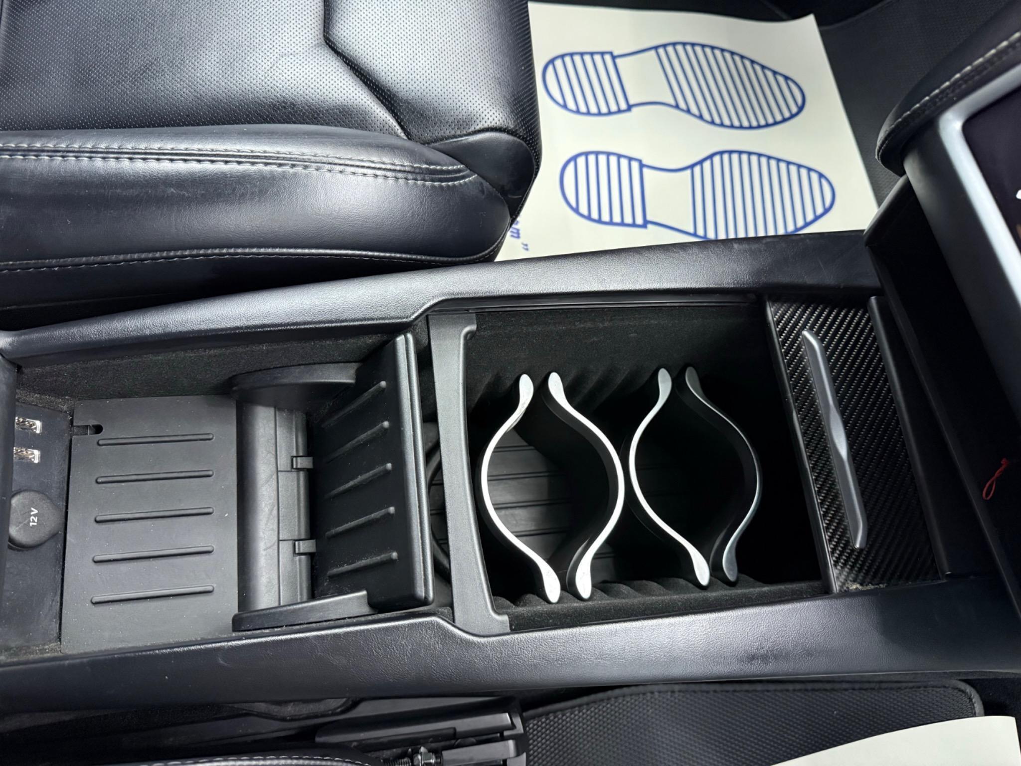 Tesla Model X view 18
