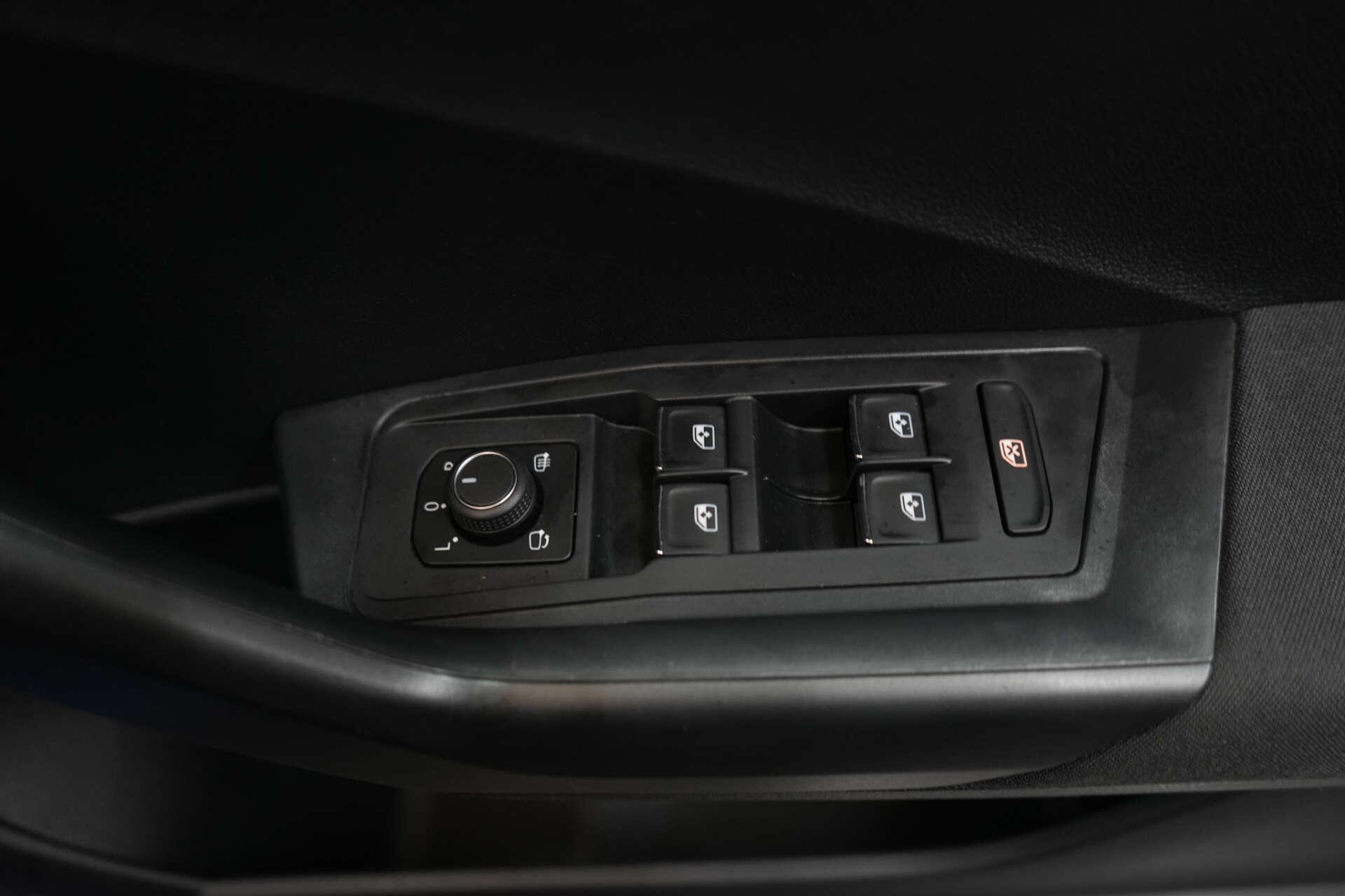 Volkswagen T-Roc view 23