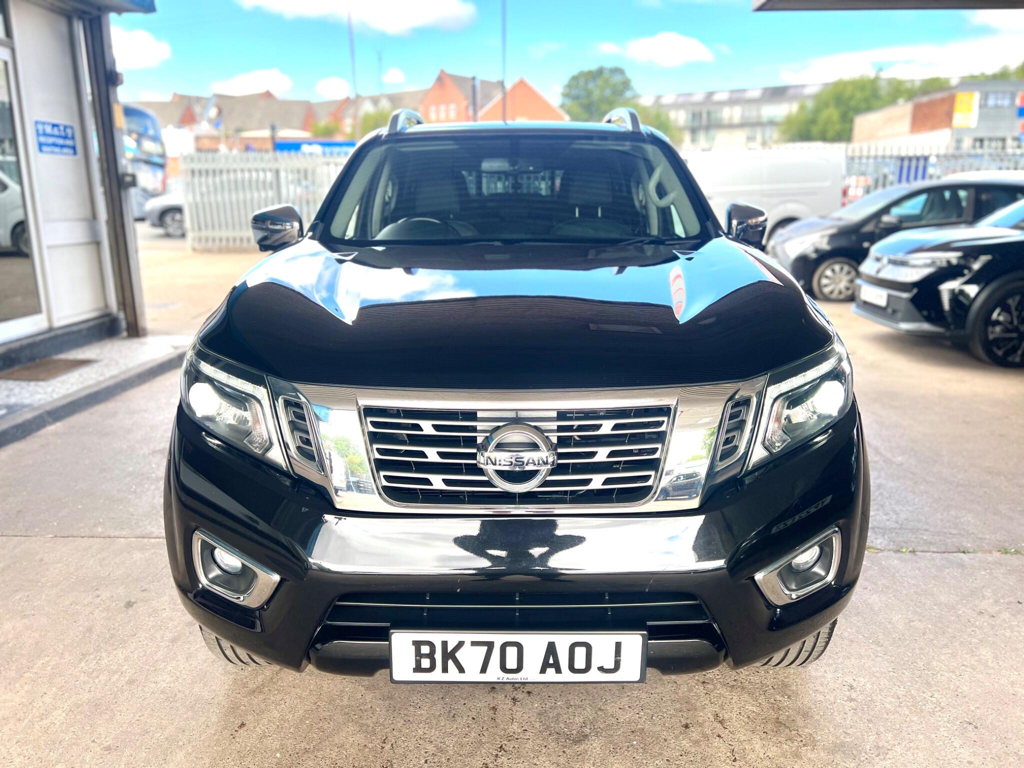 Nissan Navara view 2