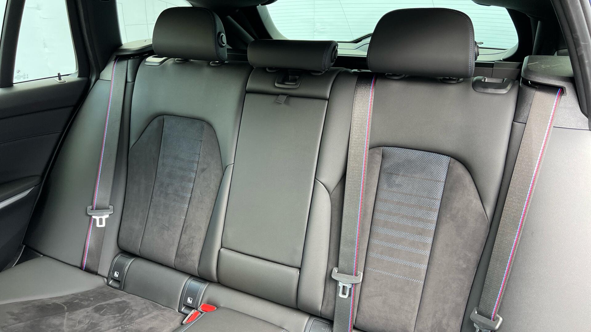BMW 3 Series view 12