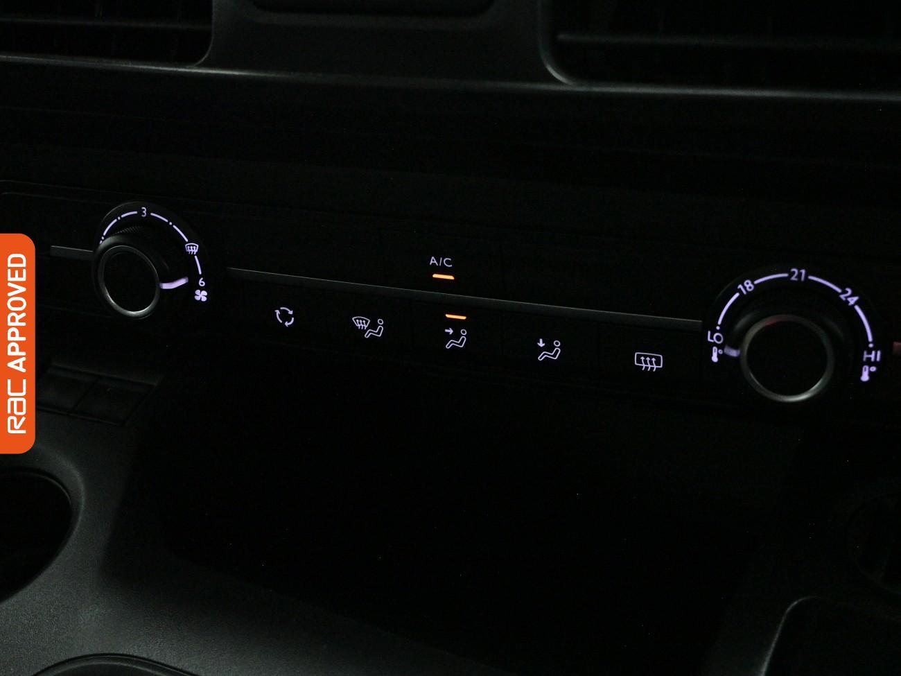 Peugeot E-Rifter view 17