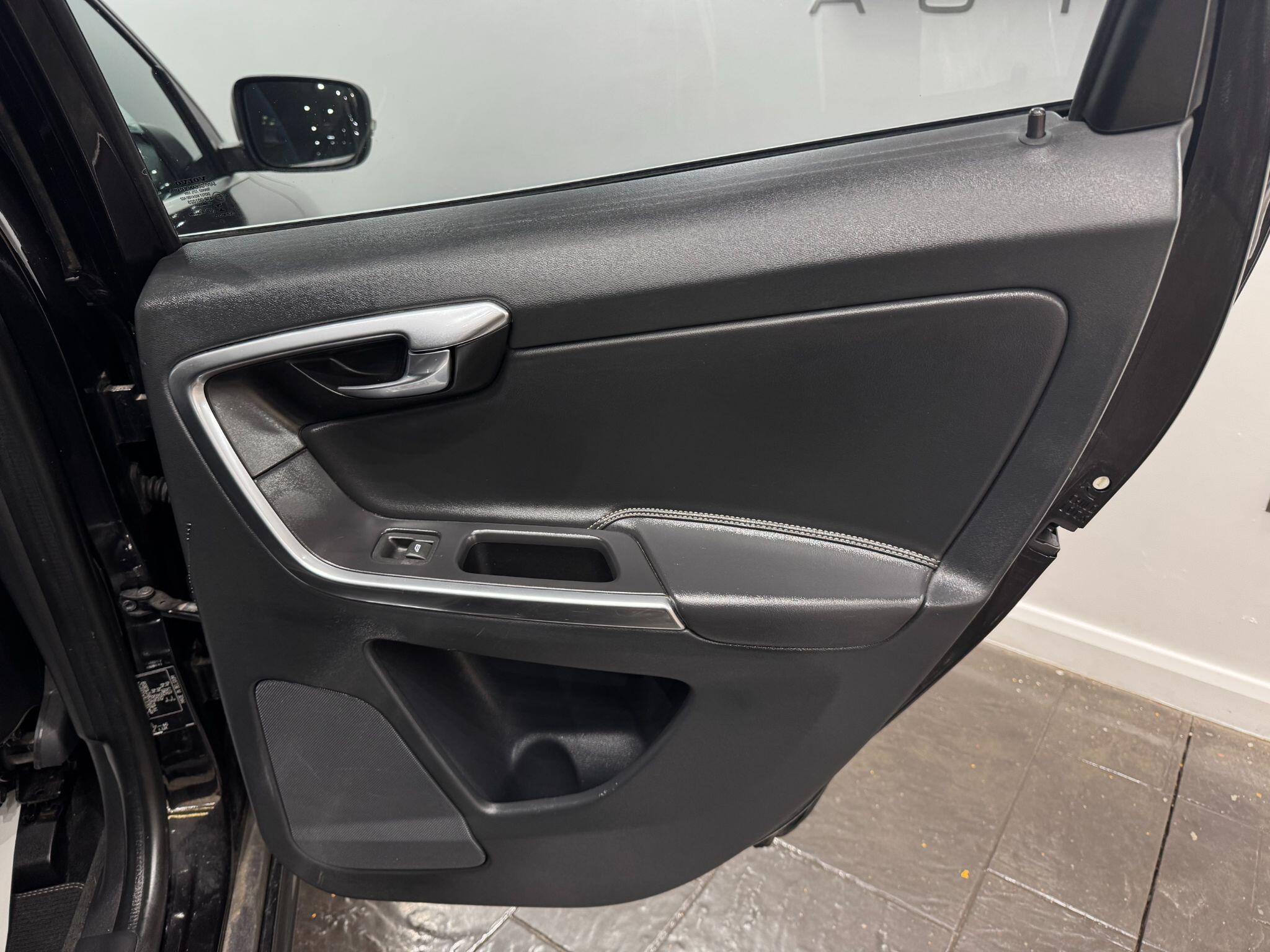 Volvo XC60 view 51