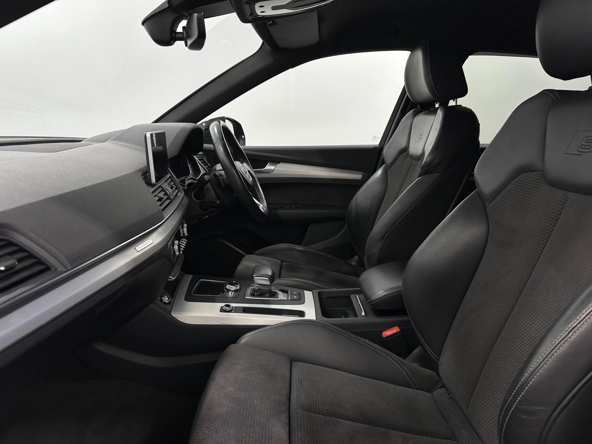 Audi Q5 view 36
