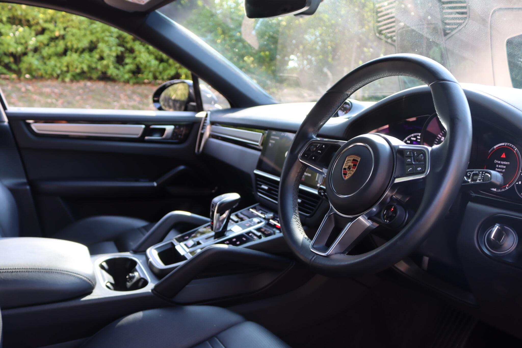 Porsche Cayenne view 41