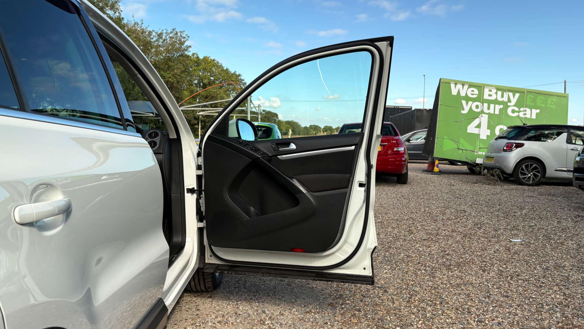 Volkswagen Tiguan view 46