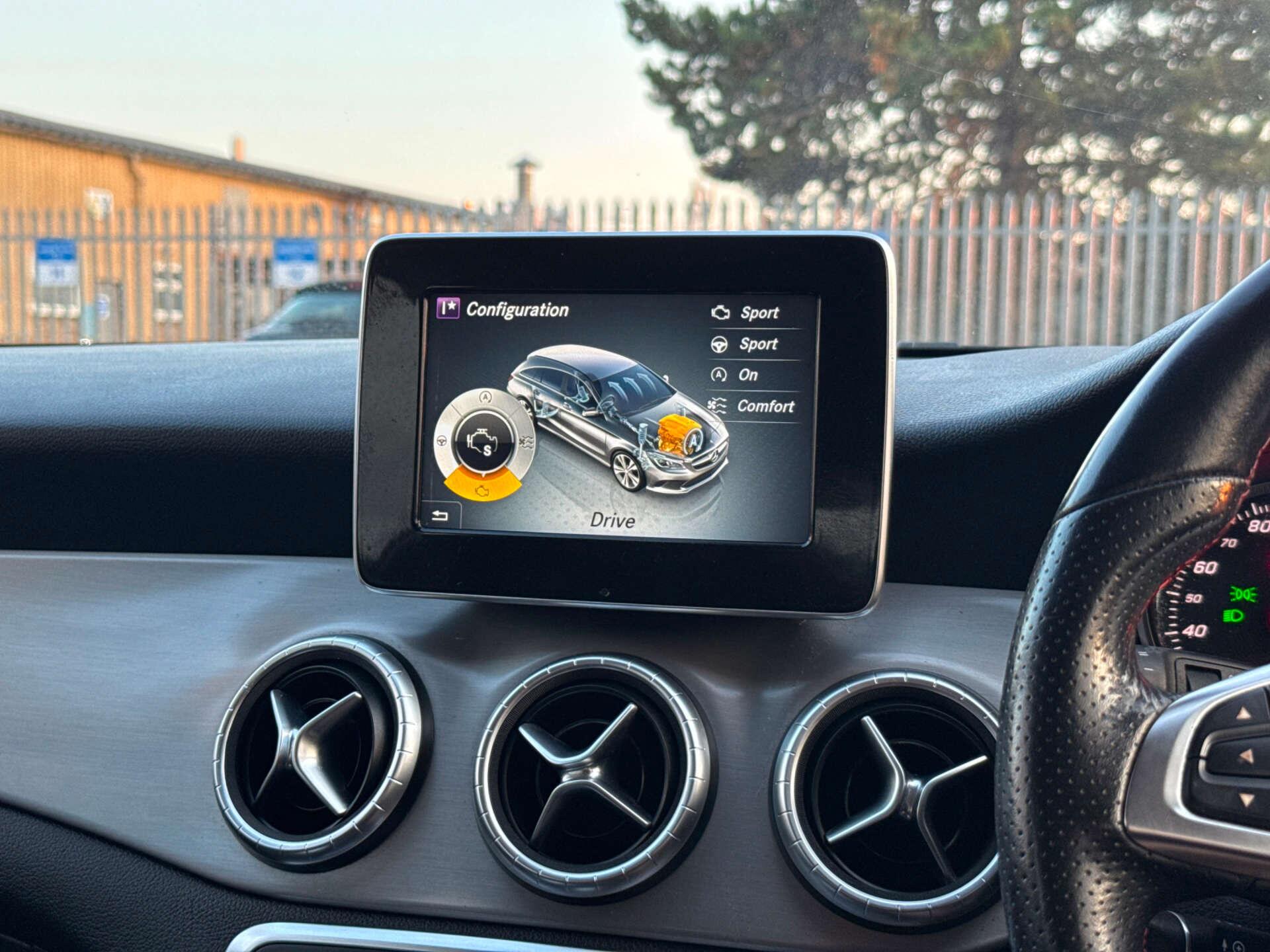 Mercedes-Benz Cla view 70