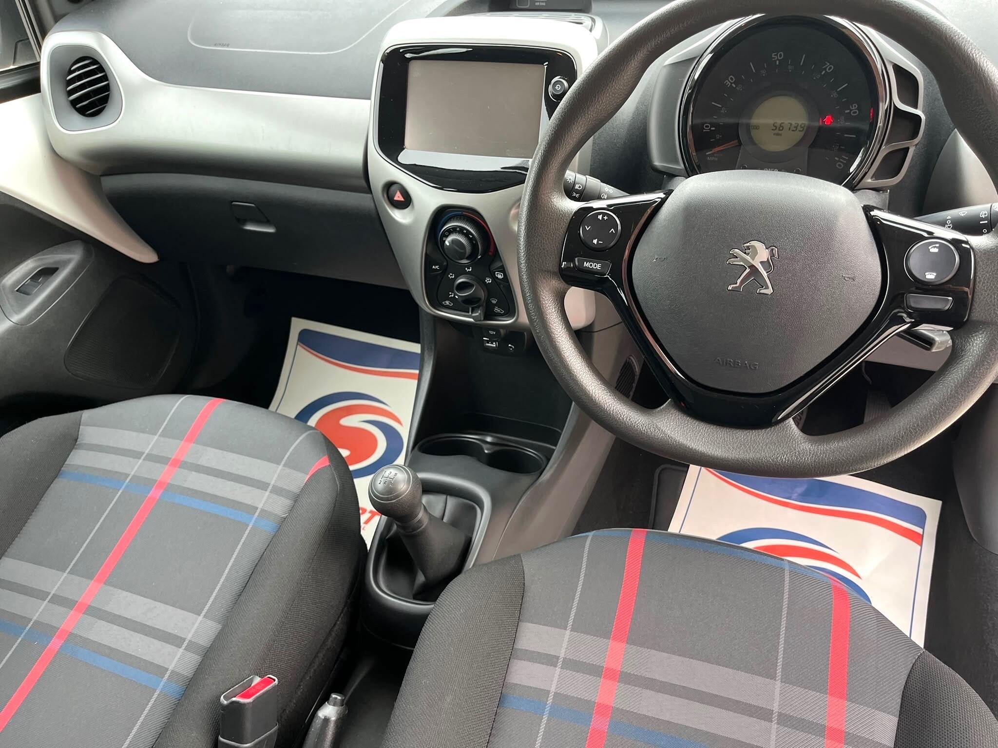 Peugeot 108 view 32