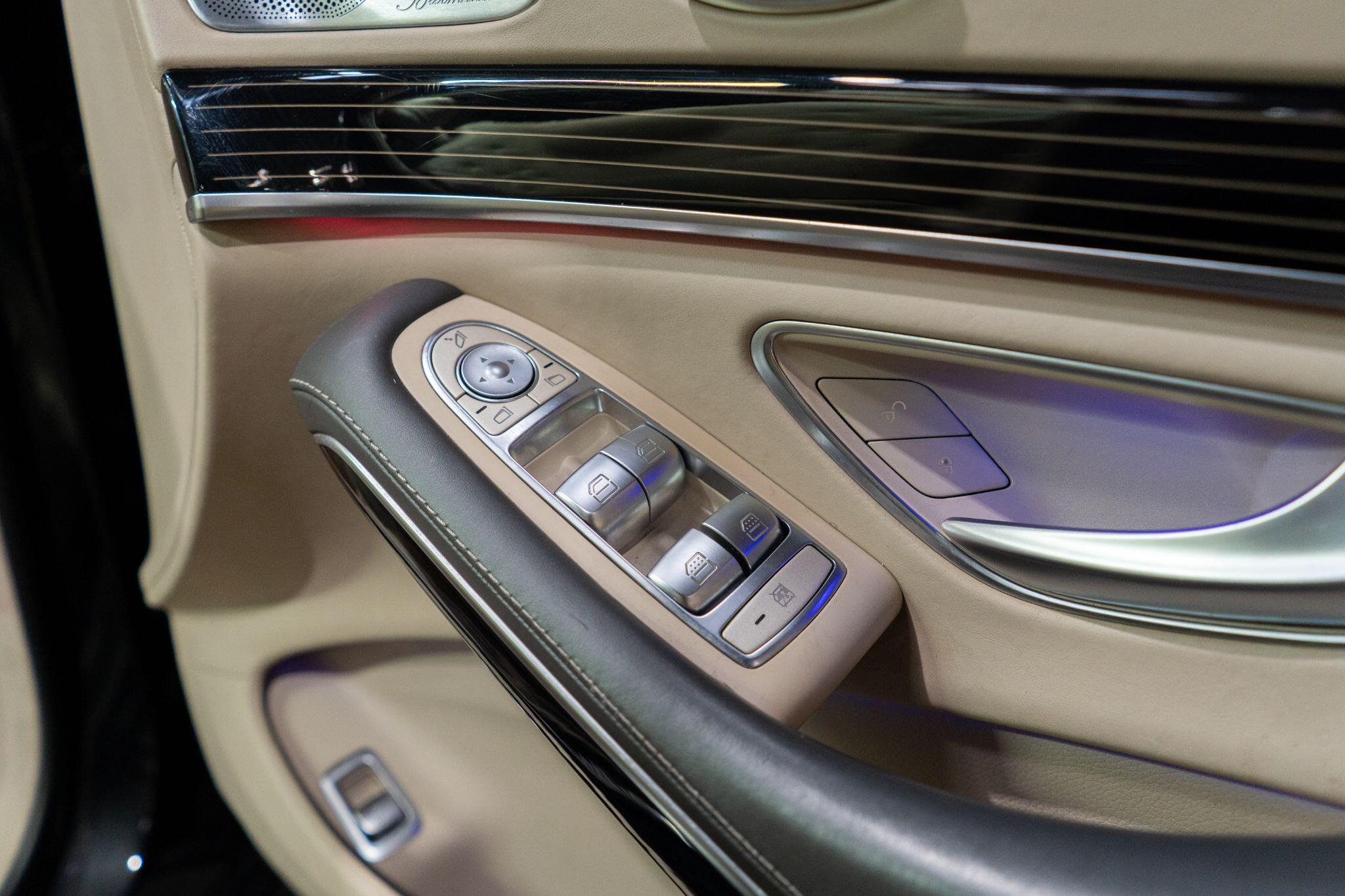 Mercedes-Benz S-Class view 39