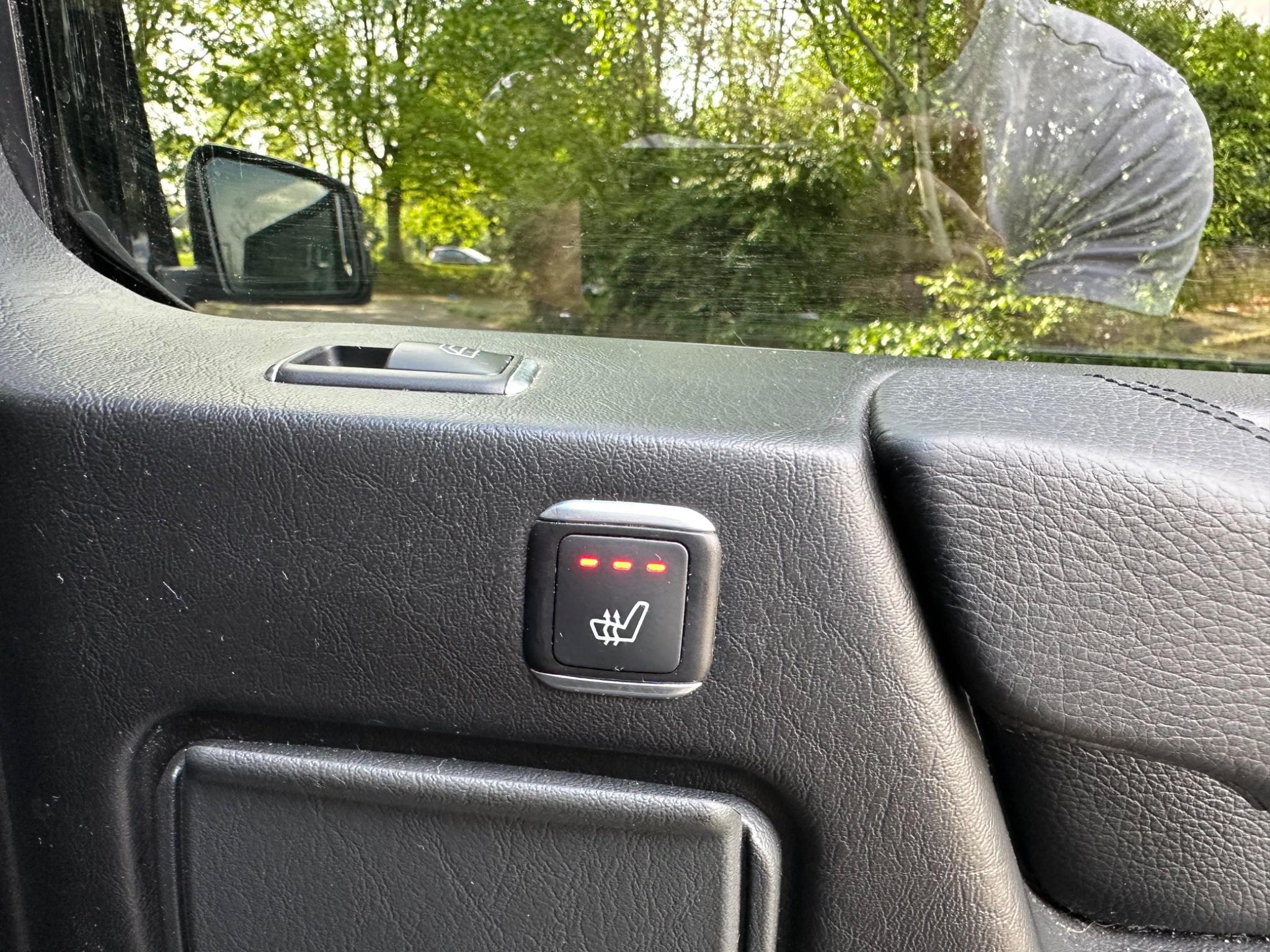 Mercedes-Benz G-Class view 30