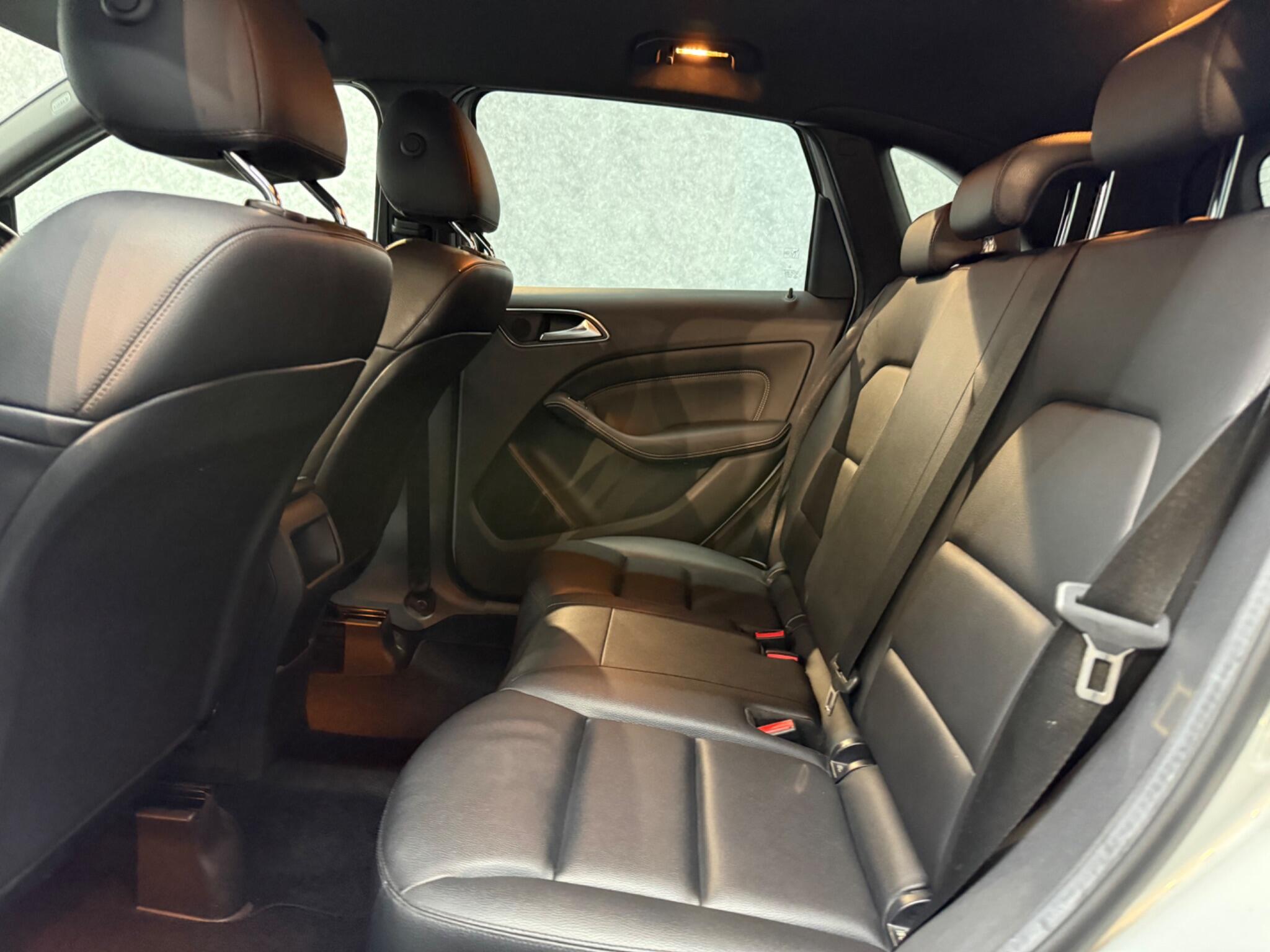 Mercedes-Benz B Class view 9