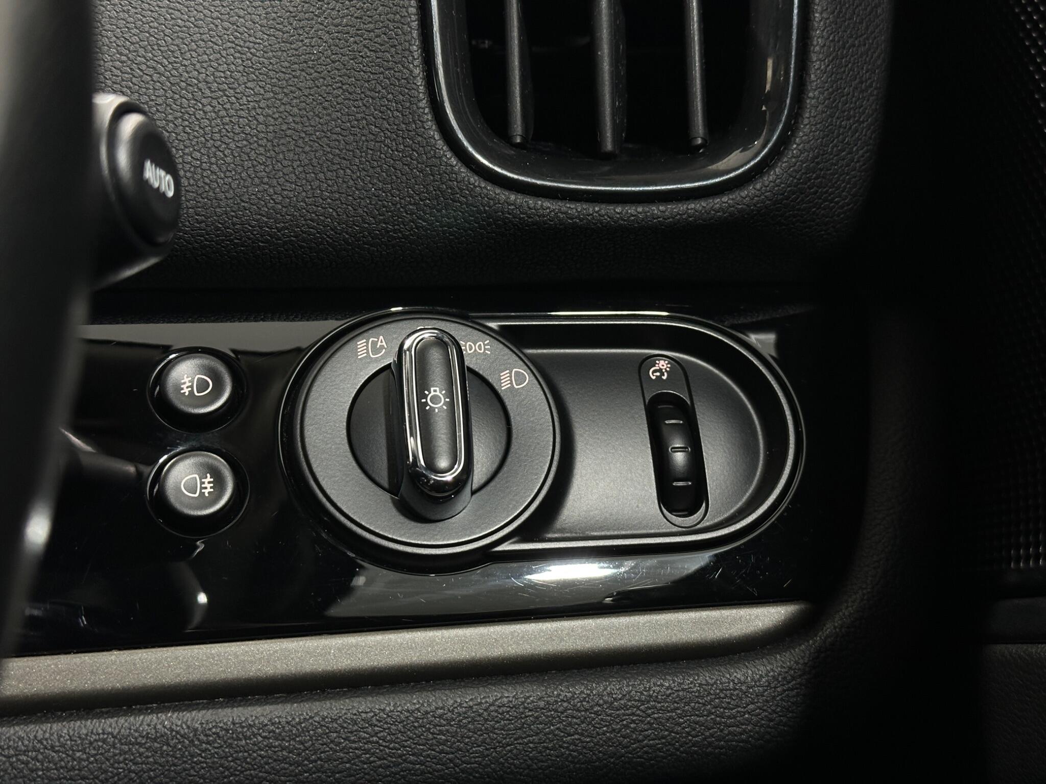 Mini Countryman view 18