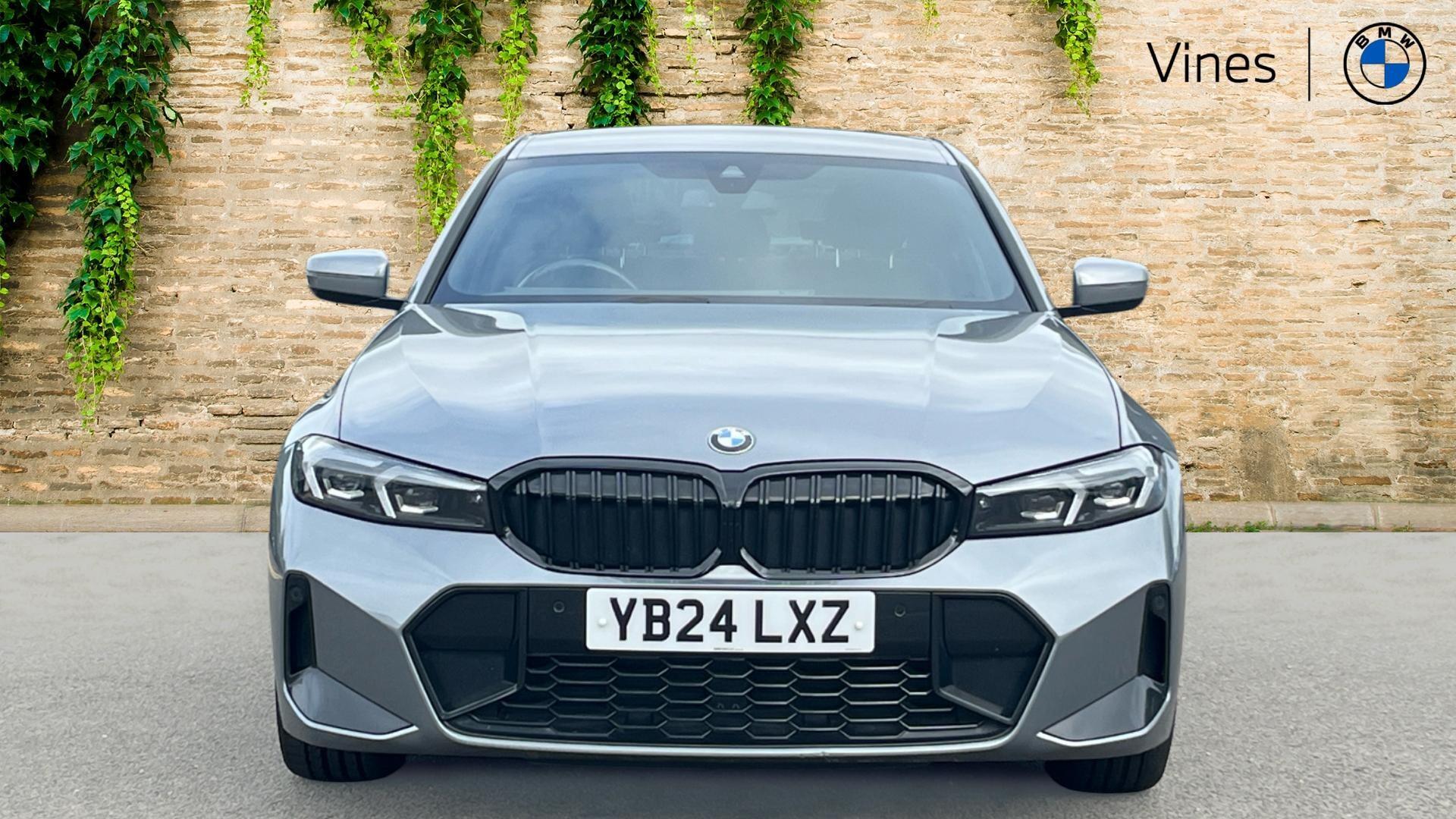 BMW 3 Series view 16
