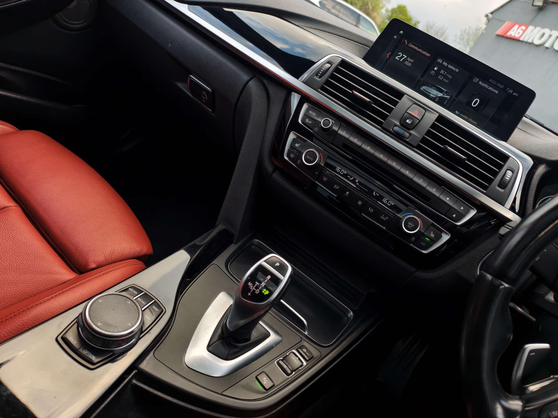 BMW 3 Series view 34