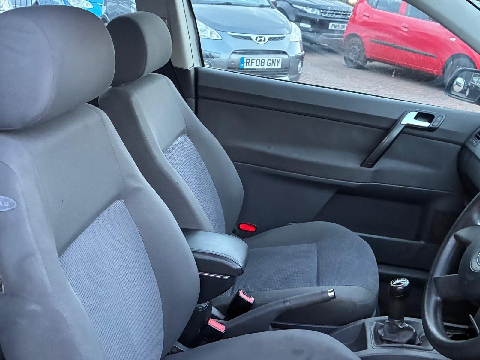 Volkswagen Polo view 11