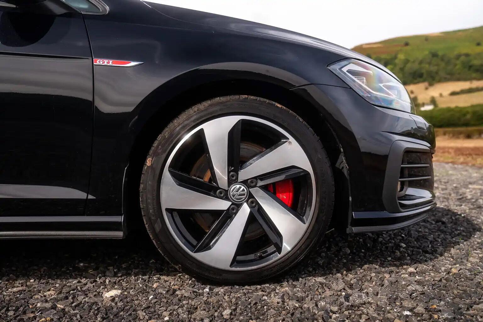 Volkswagen Golf view 13