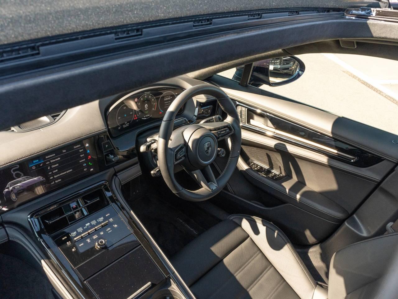Porsche Panamera view 26