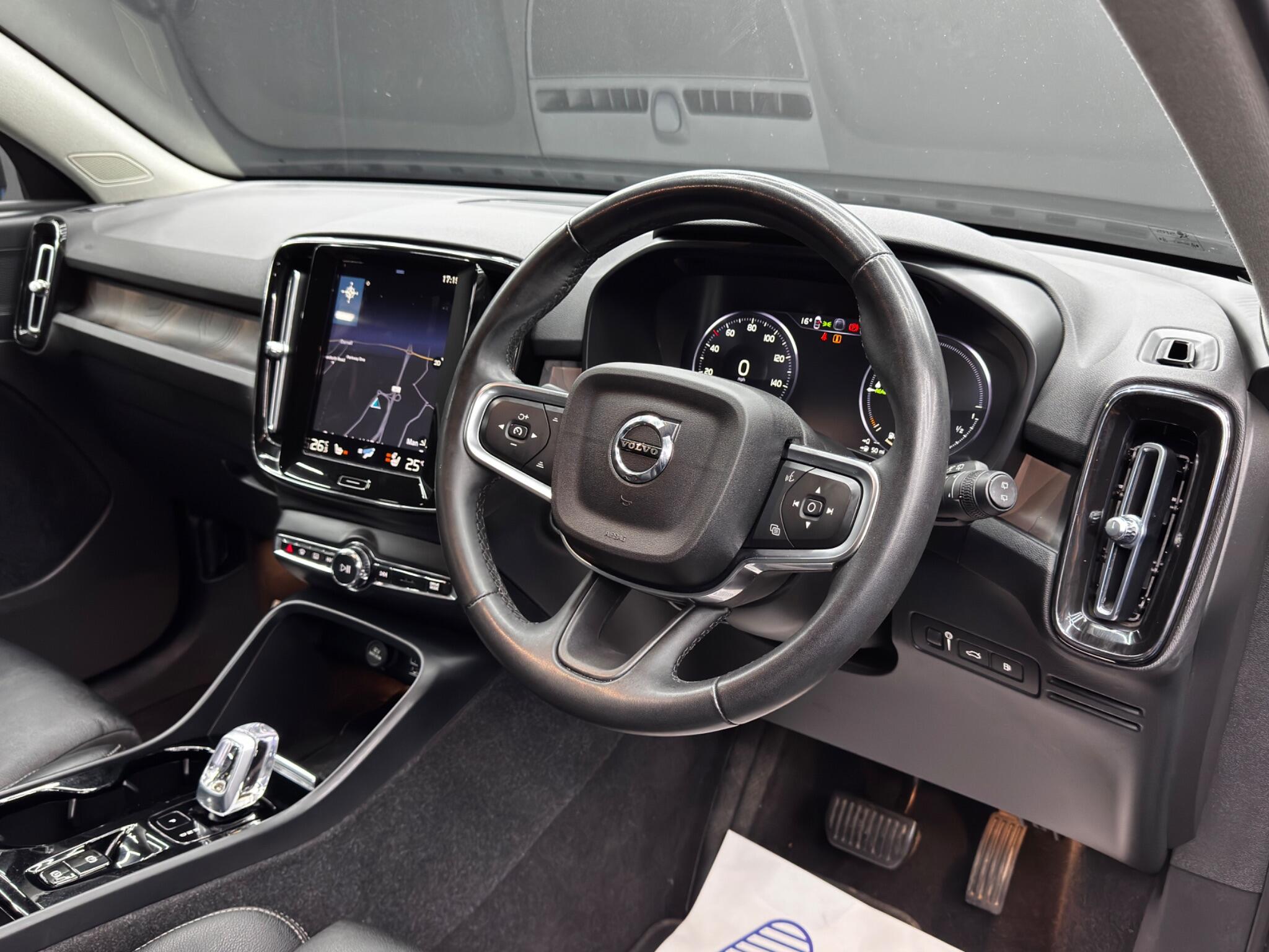 Volvo XC40 view 9