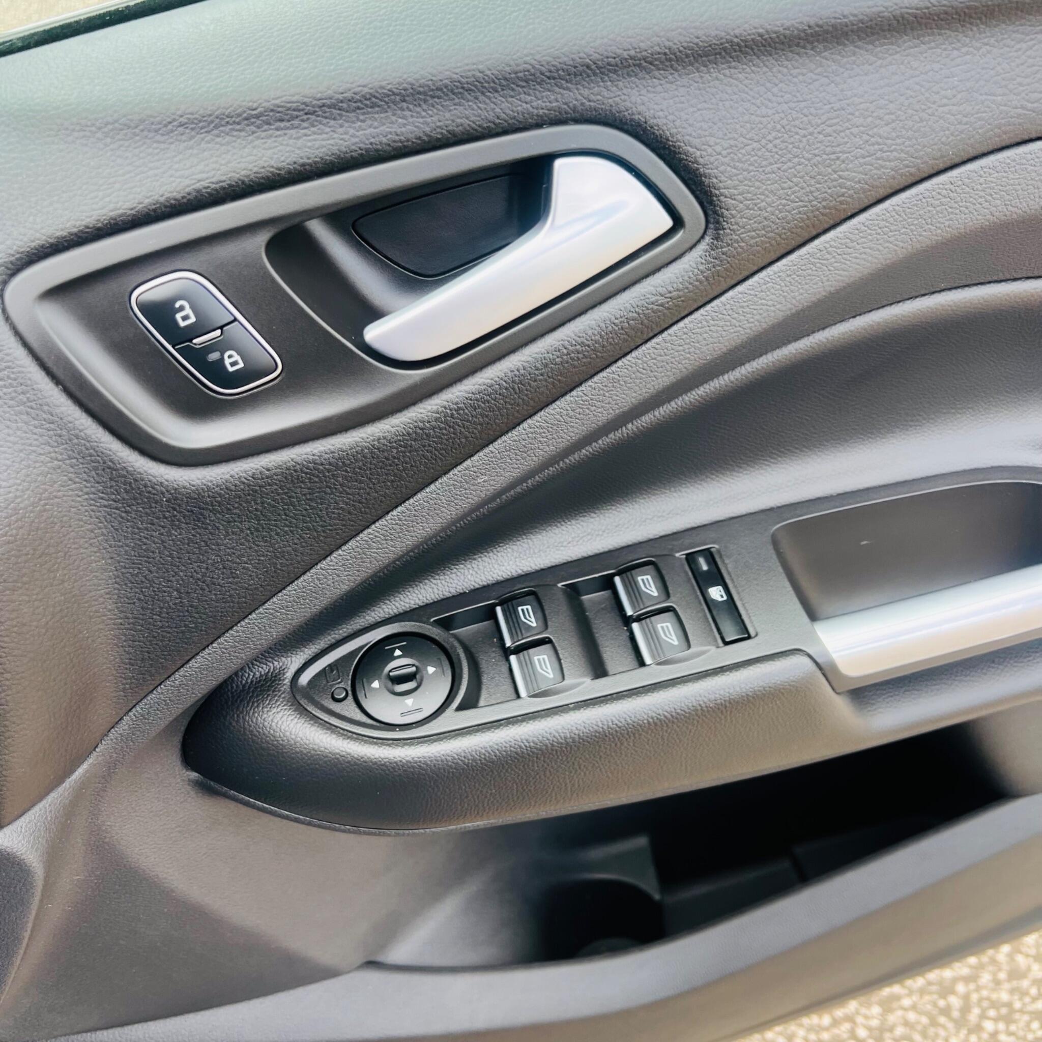 Ford Kuga view 24