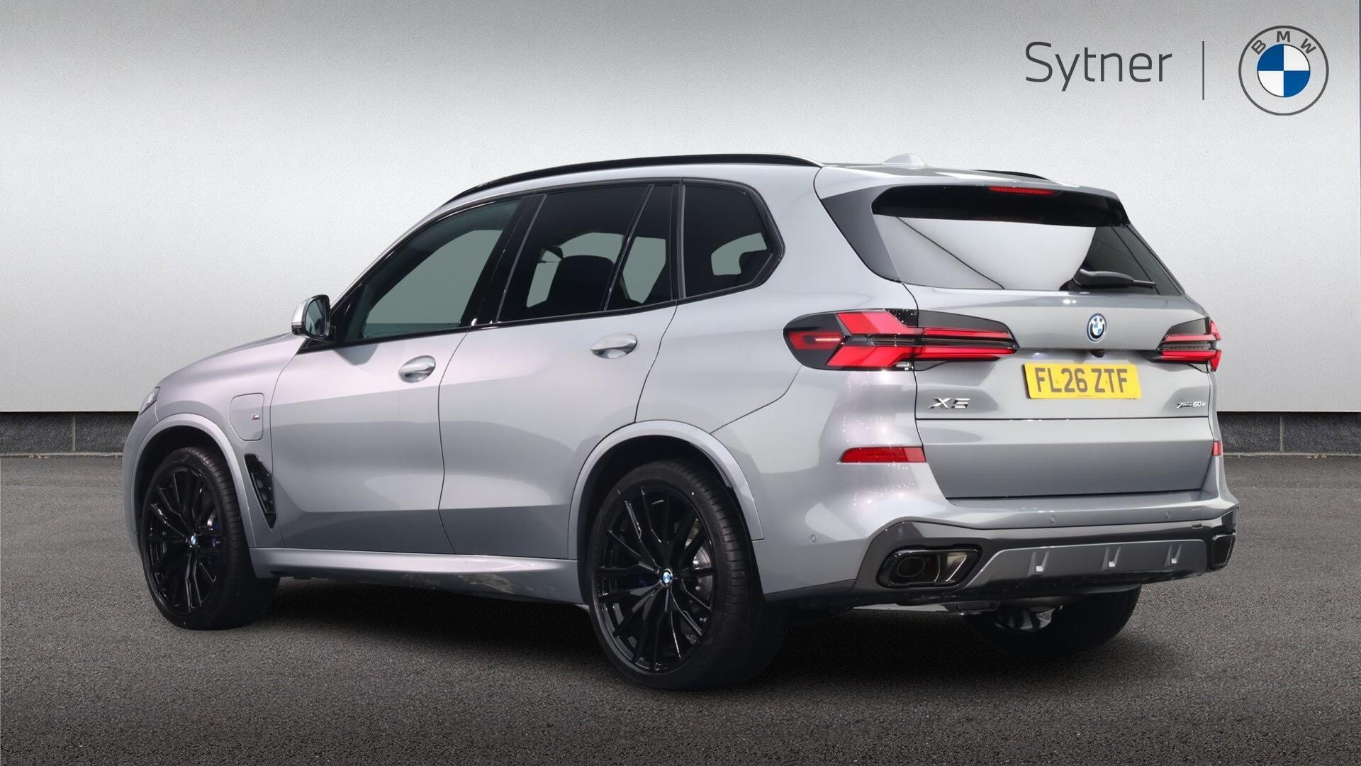 BMW X5 view 2