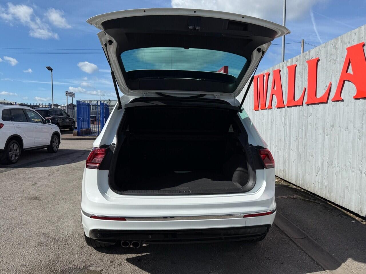 Volkswagen Tiguan view 35