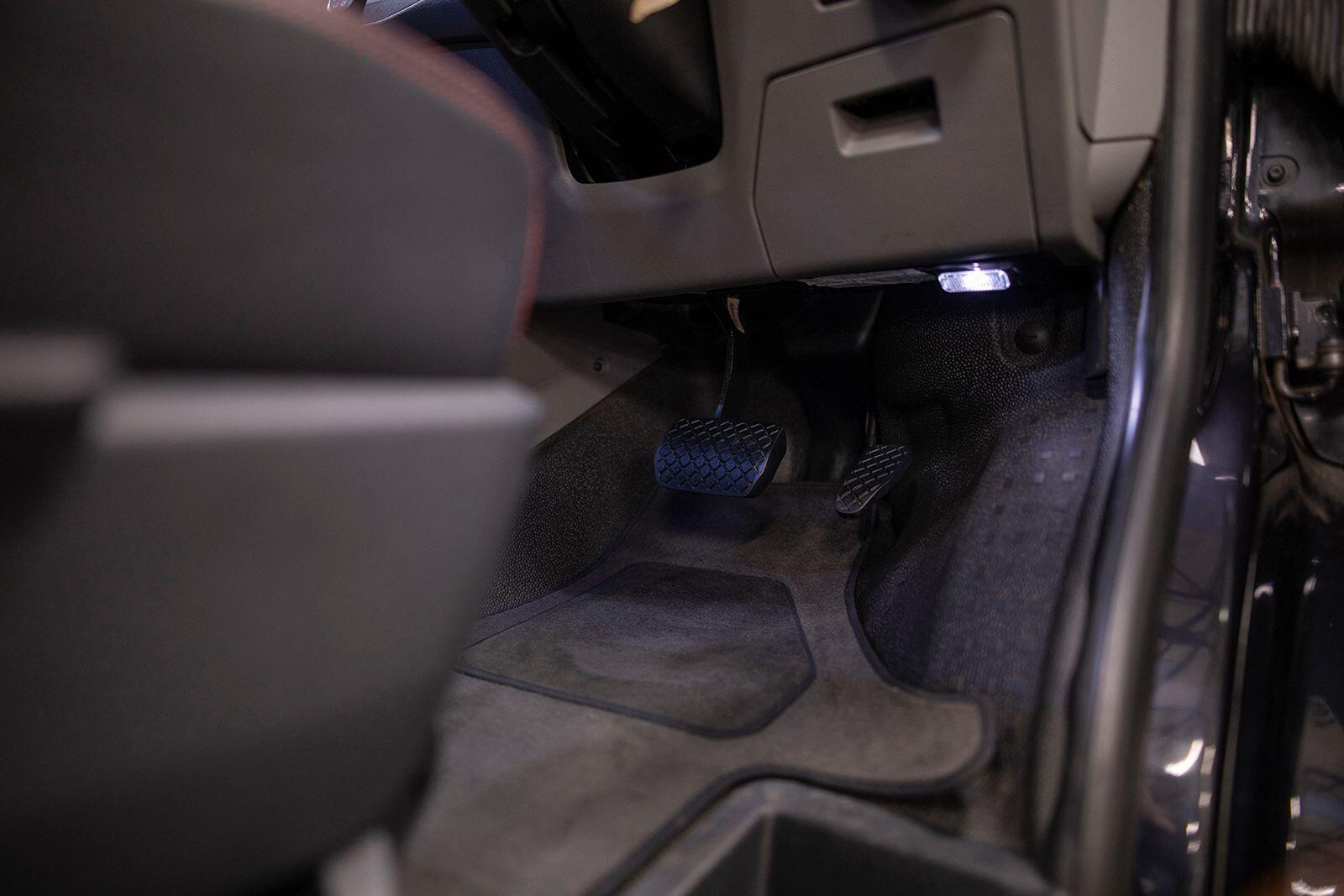 Volkswagen Transporter view 15