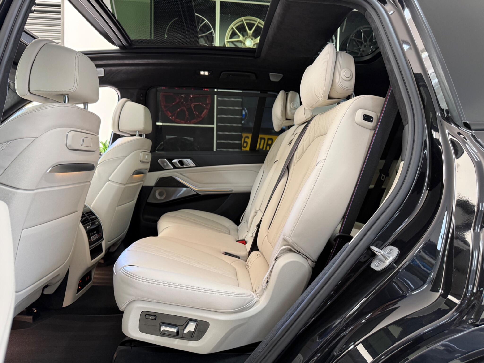 BMW X7 view 57