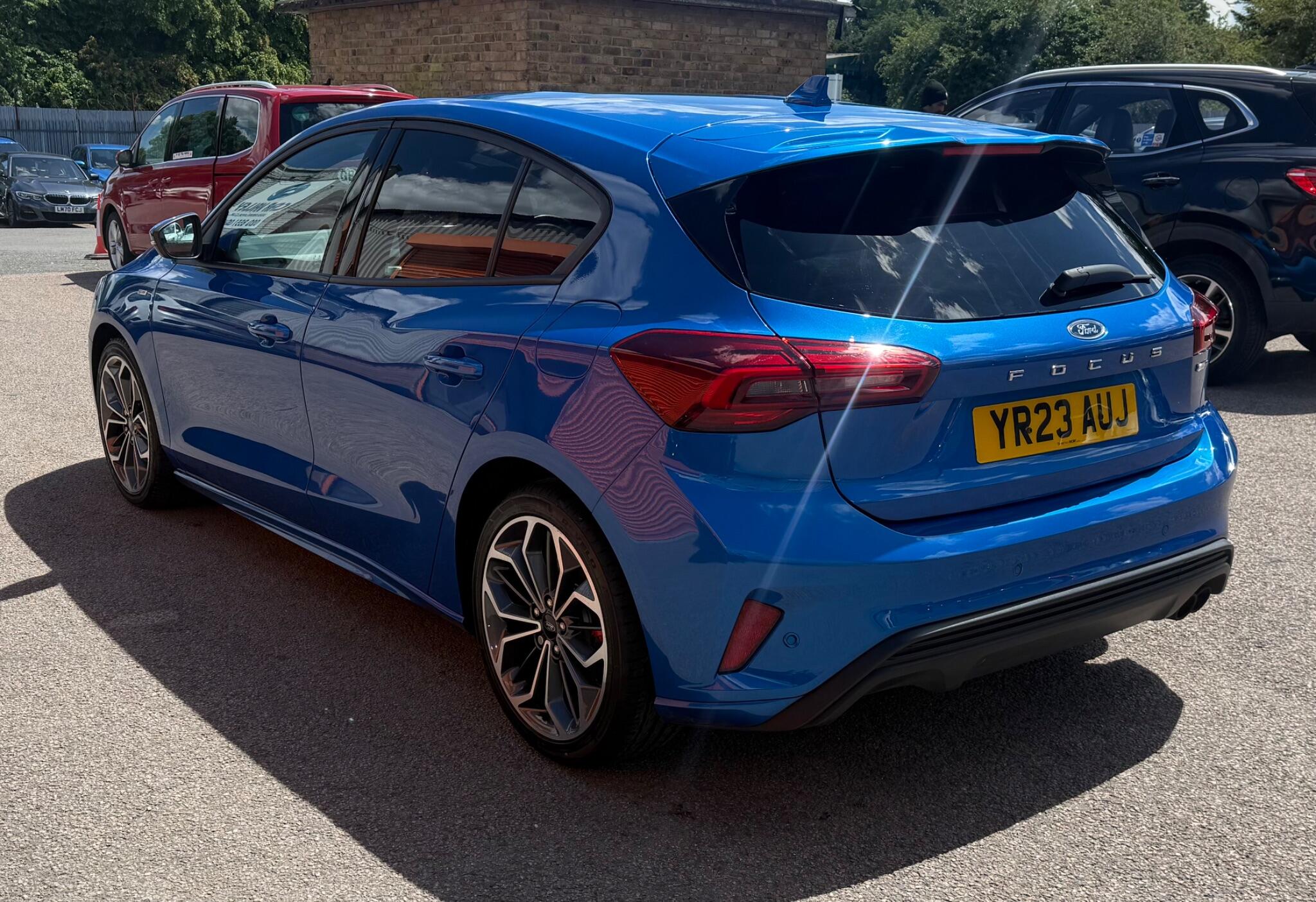 Ford Focus view 3