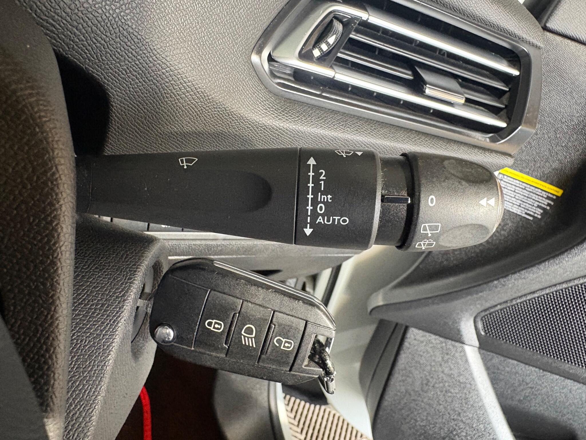 Peugeot 308 view 22