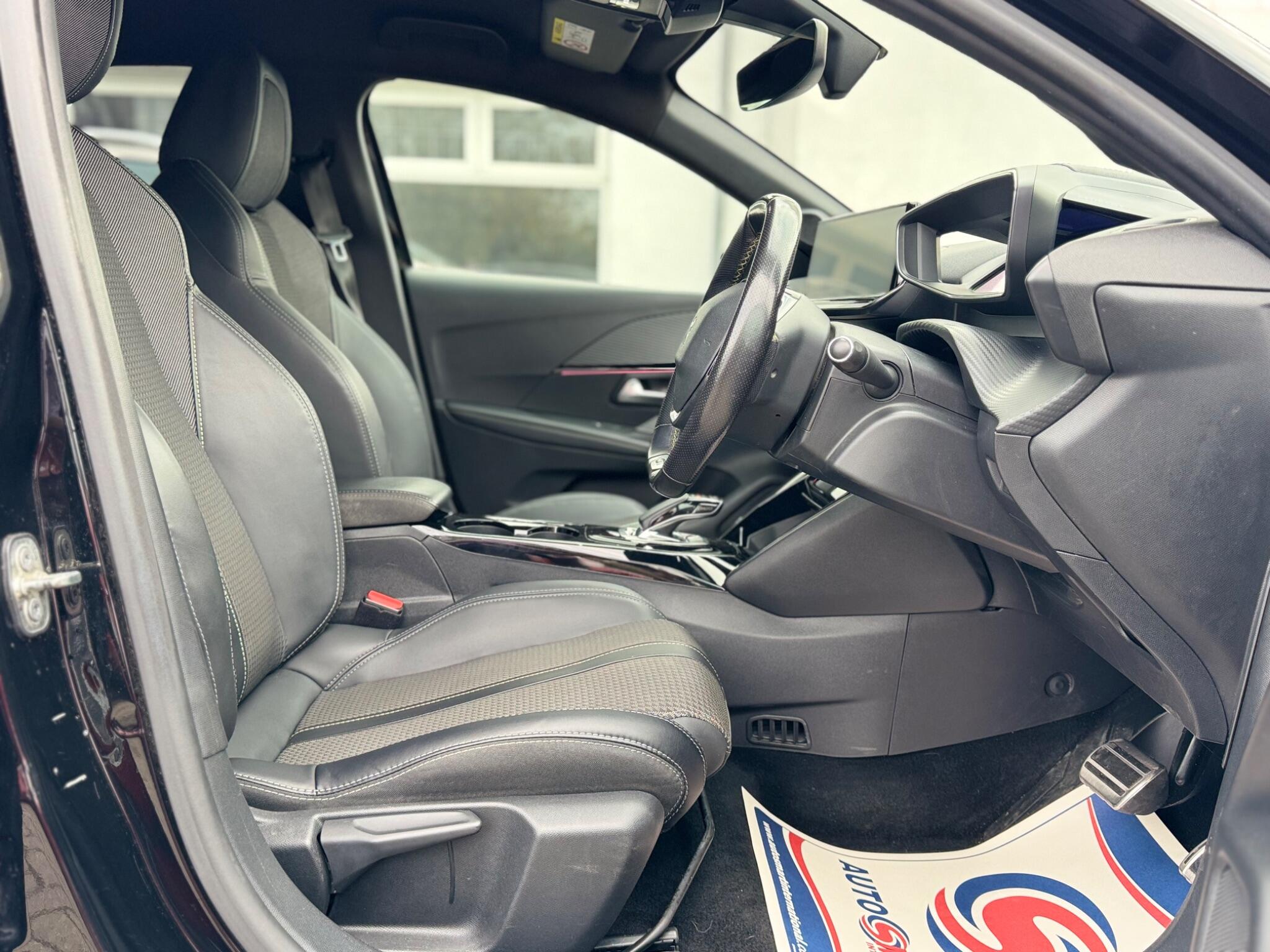 Peugeot e-208 view 13