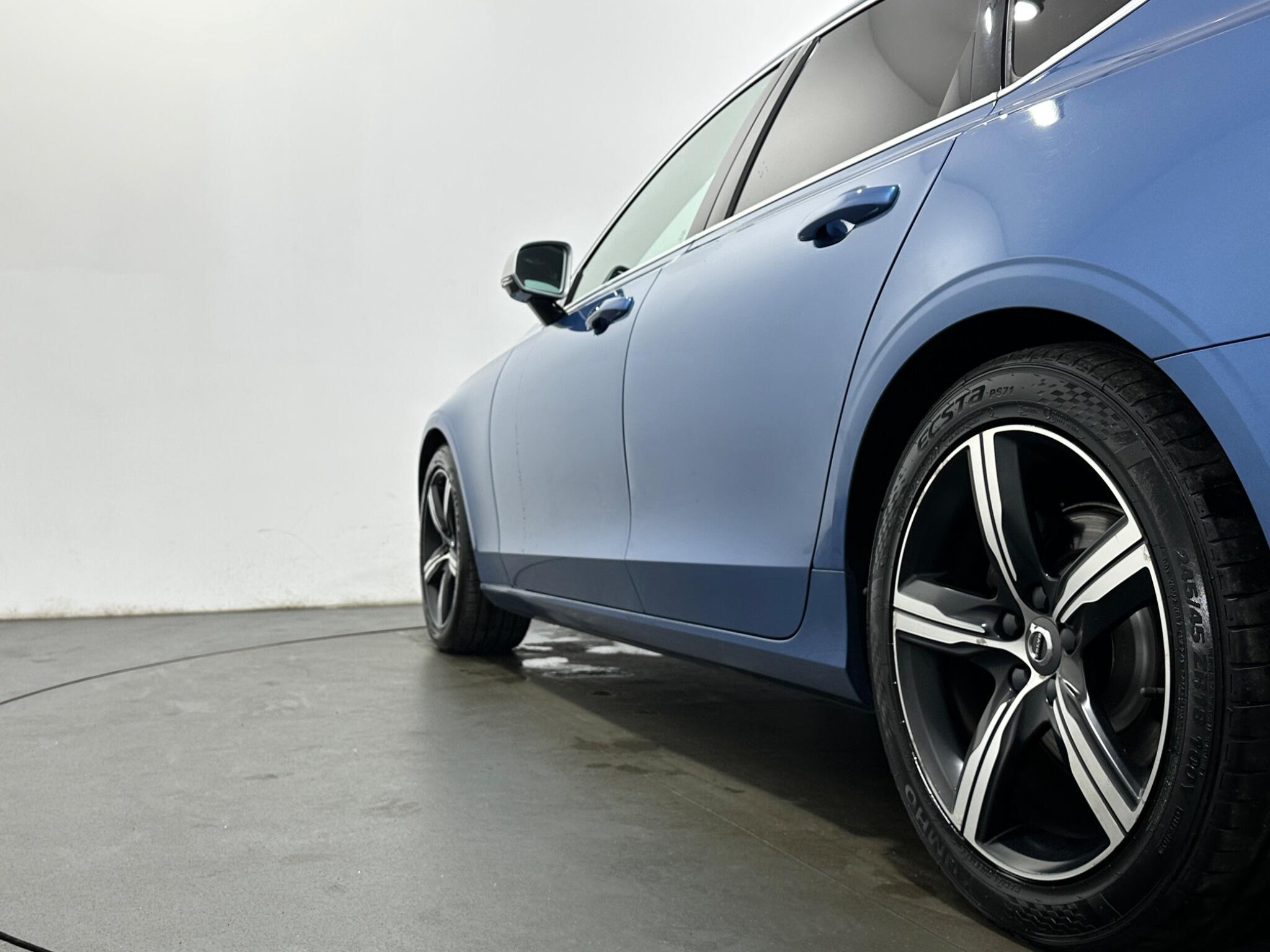 Volvo S90 view 46
